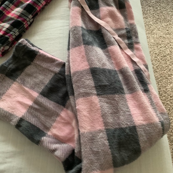 PJ’s - Picture 4 of 6